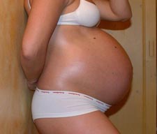 Живот на 36-ой неделе беременности